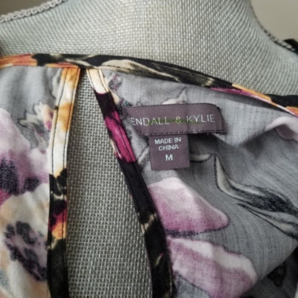 Kendall & Kylie floral cut out dress Medium - Picture 6 of 6